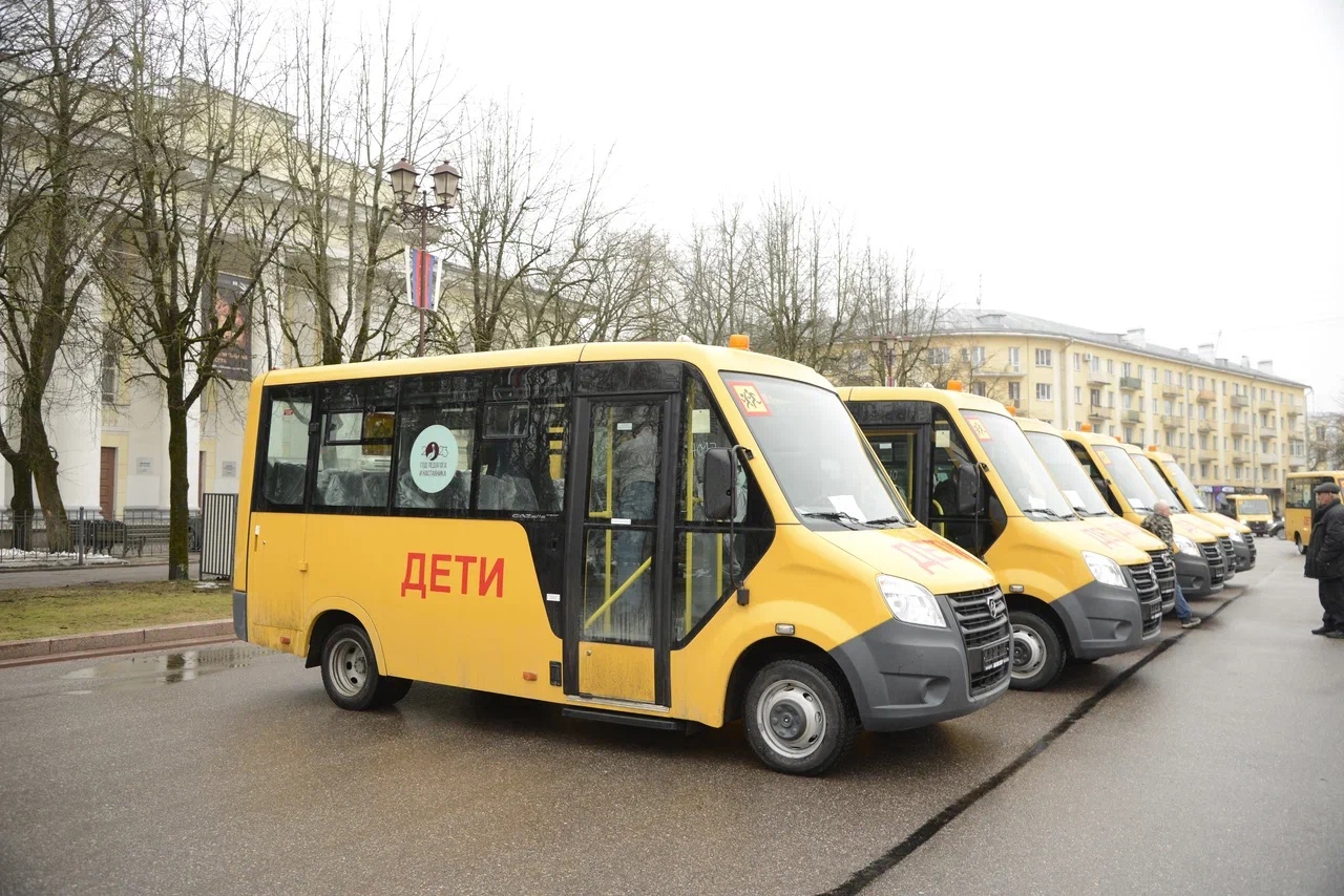 28 марта наша школа-интернат получила два новых автобуса..