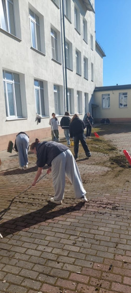 Дух субботника сближает любой коллектив..